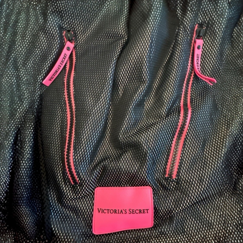 Victoria's Secret Limited Edition 2015 Drawstring Sporty‎ Logo Backpack Tote - Picture 3 of 5
